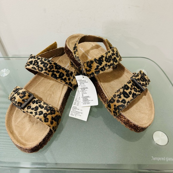 Abercrombie Women’s Animal Print Sandals Size 5/6 Casual Flat Ankle Strap - Picture 2 of 9